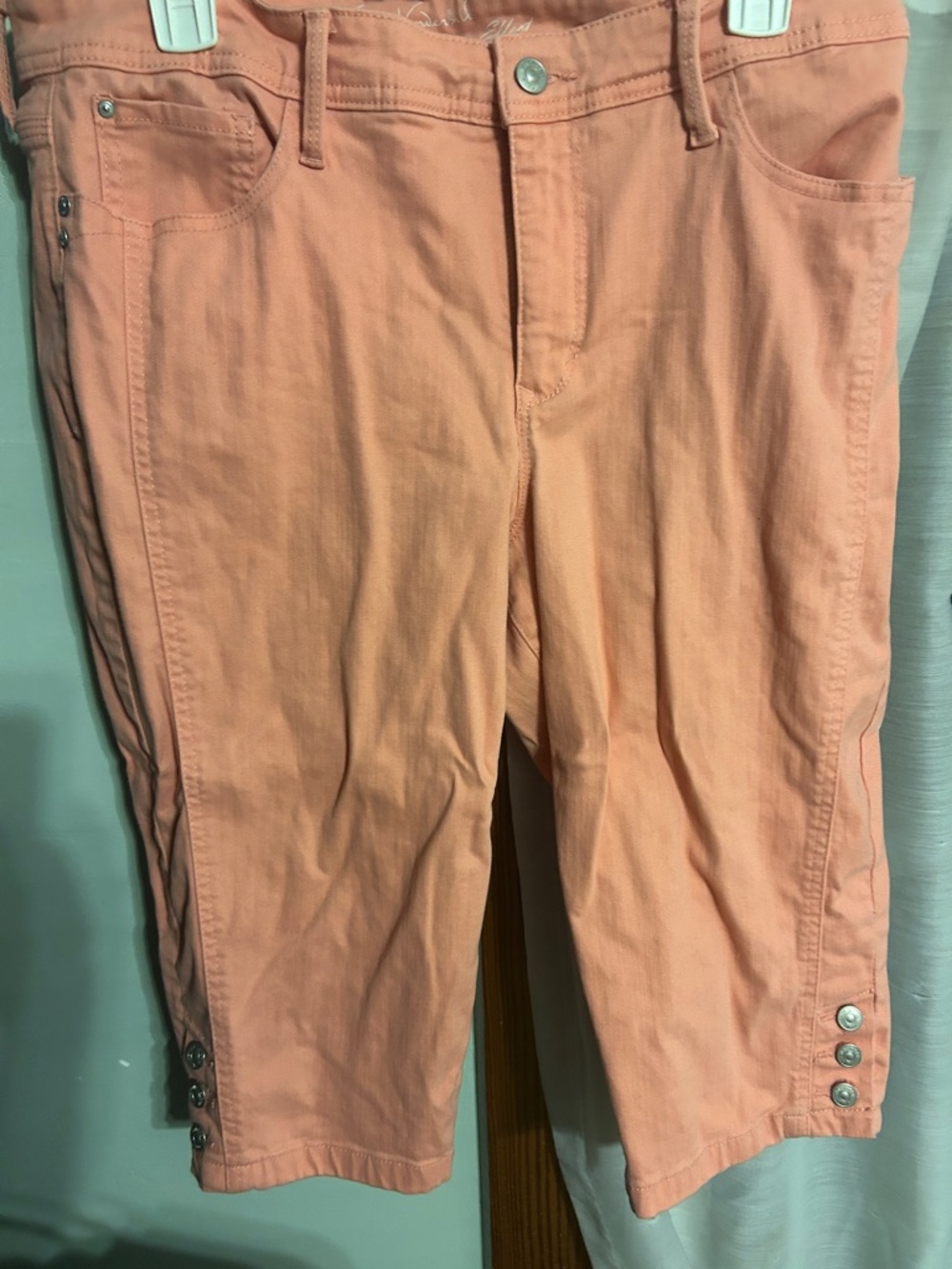 Gloria Vanderbilt Peach Cropped Jeans with Hem Button Detail